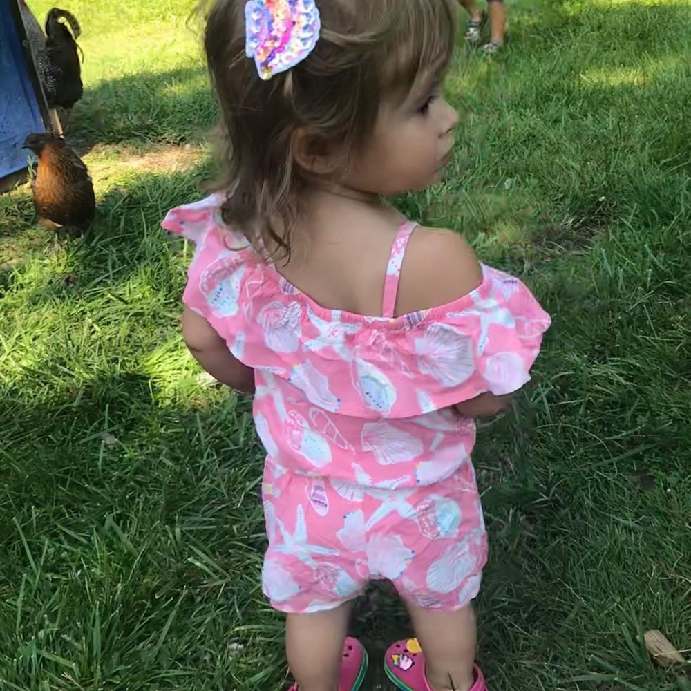 4 Adorable Rompers bundle - Picture 4 of 9